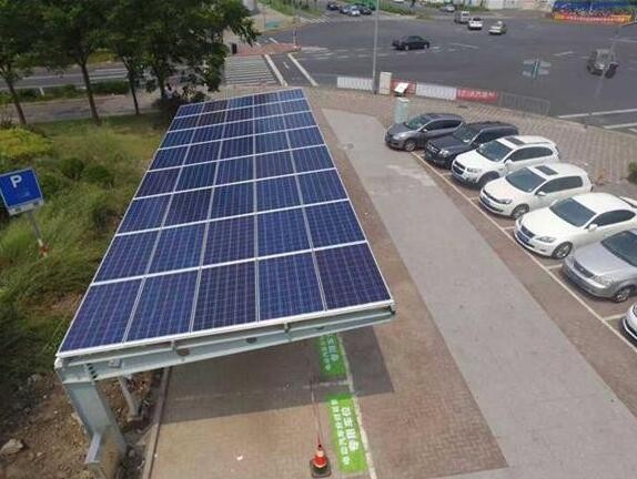 电动汽车“太阳能充电桩” 在上海江湾五角场亮相